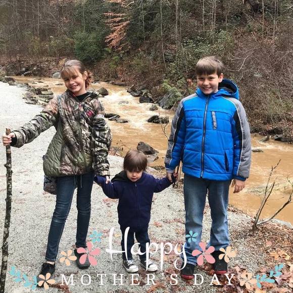 Meet your Posher, Emily - Picture 1 of 1